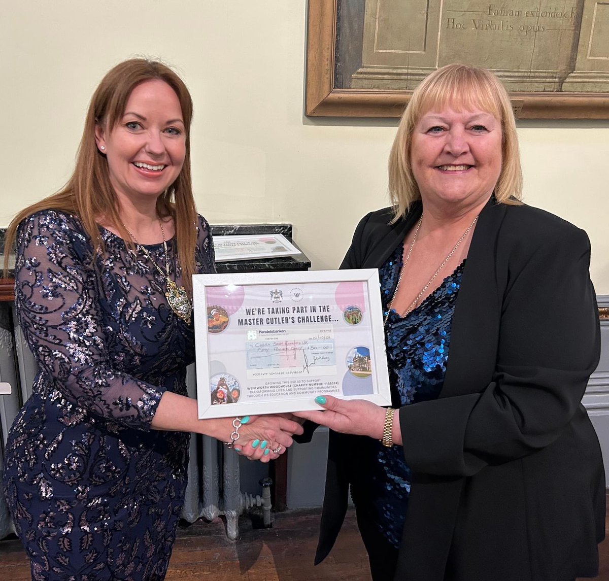 MasterCutler23's tweet photo. @DameJulieKenny was proud to present a Master Cutlers Challenge 2023 certificate and cheque to Rachel Abbot, MD of @CobraSport at the @SheffieldMade dinner. Rachel is also this year's Mistress @CutlersCompany.
#InclusivityandDiversity
#MCC23 #MasterCutlersChallenge https://t.co/V0vEOy7PTX