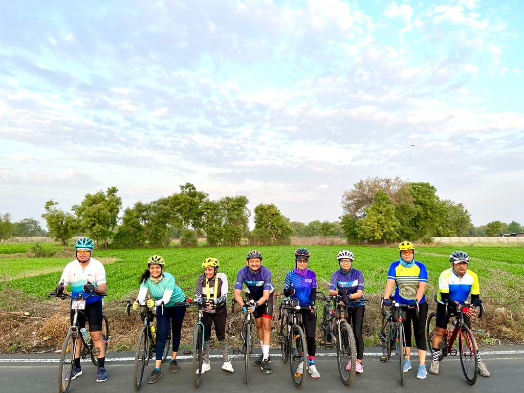 ankitkamdar45's tweet photo. Enjoy the morning ride and mother nature. 🌳🌿🌞🚲
@MadhishParikh @FitIndiaOff
@HiteshGngr18 @AmitHPanchal
#cycling #cyclist #cyclingnews #cycliglife #Trending #picoftheday #photography #naturelovers #Vibe #TrendingNow #Health #fitness
#GoodMorningTwitterWorld #enjoythemoment https://t.co/4LLMKanSXv
