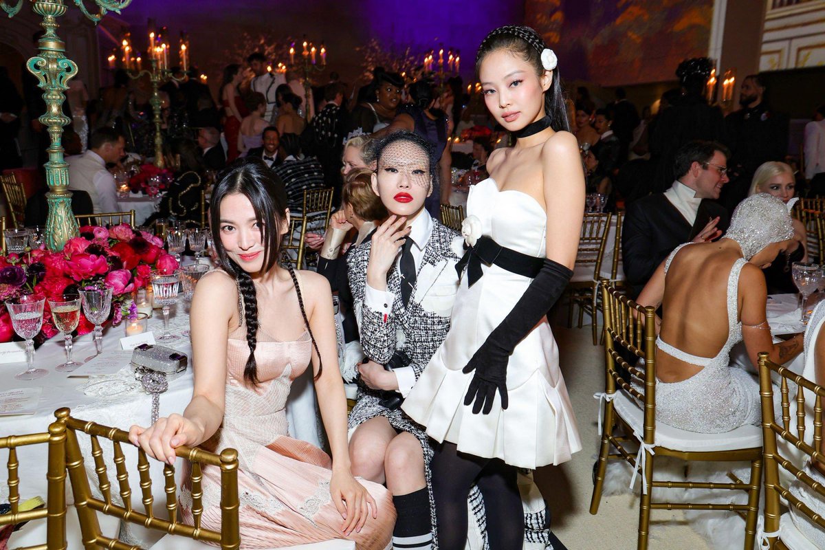 Song Hye-kyo, Sora Choi and Jennie Kim attendsThe 2023 Met Gala.