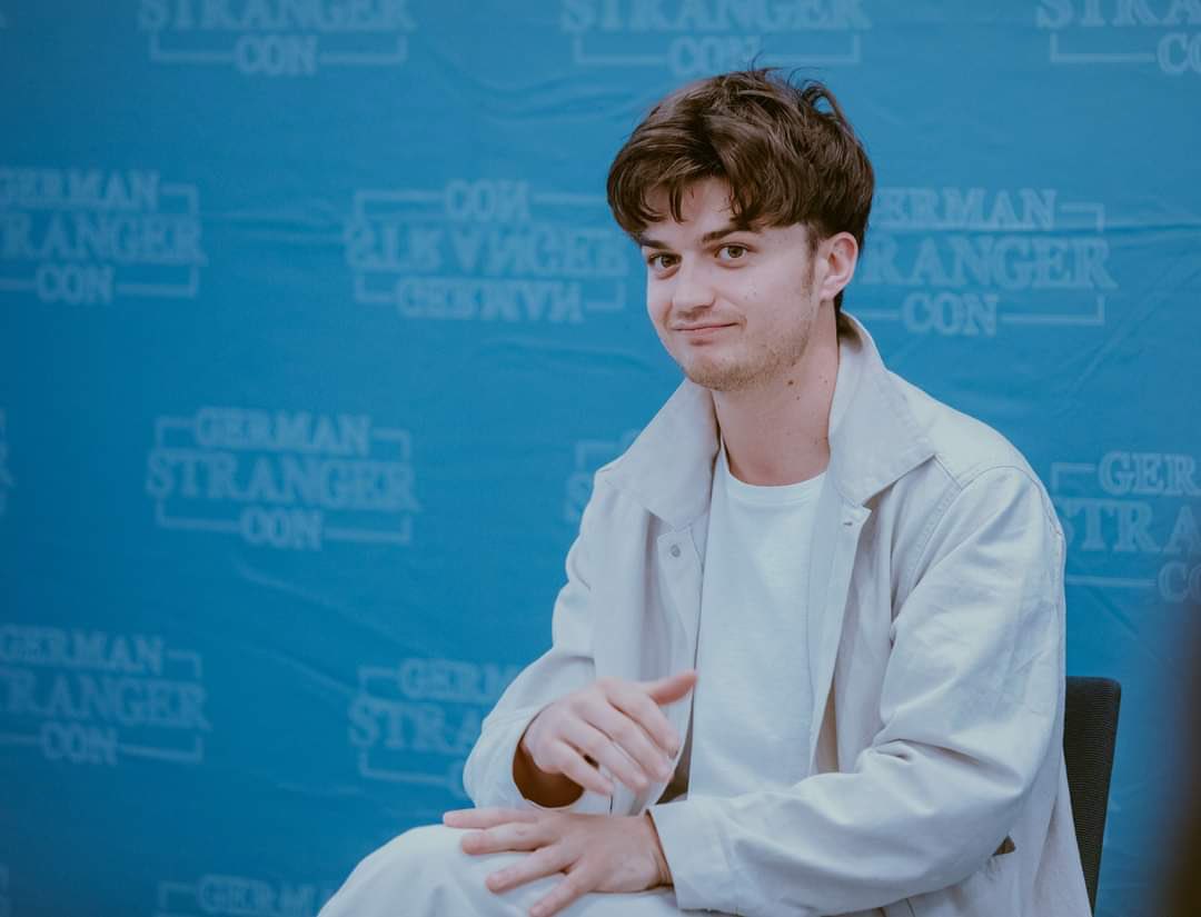 joe keery zone tweet media