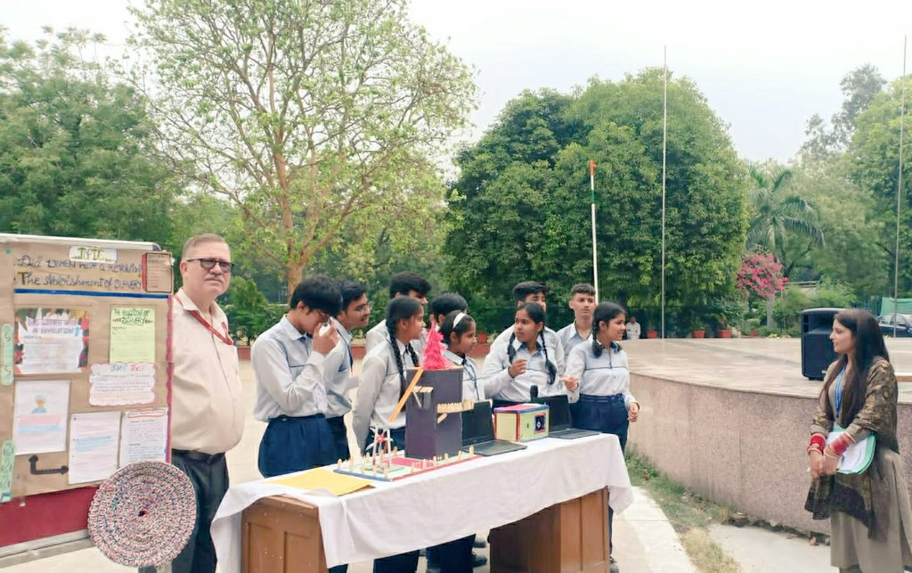 marg_sose's tweet photo. A well interactive  orientation  programme for grade - 9 (2023-24) was organized @DBRA-SOSE Rajniwas marg in the presence  of hon'ble DDE Sh. Devender  sir.
 It was cheerful moment.
@Dir_Education @dilli_shiksha @AtishiAAP @dbse
@PbpandeyB https://t.co/ZPBAjrZjgb
