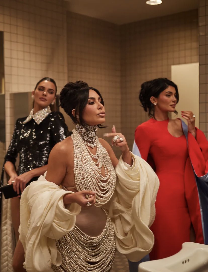 corinne ☆ tweet media