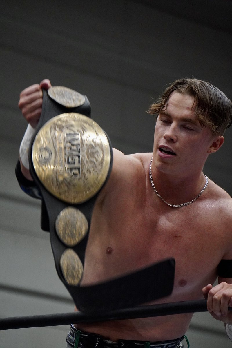 Arana_blanca25's tweet image. オジオジオジ!!

2023.4.23  大阪府立体育会館・第２競技場
#カイル・フレッチャー♑️
#KyleFletcher
#AussieOpen
#UNITED_EMPIRE
#njpw #njDONTAKU