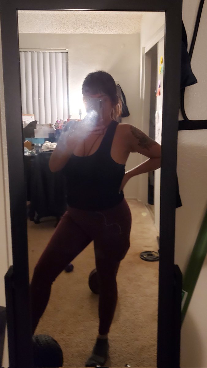 SoyBurrito_T1's tweet photo. Love and take care of your body, babes. It does a lot for you. 💜

I'm taking care of my legs tonight. 🏋‍♀️

P.S. Can you spot my insulin pump?

#diabeticvegan #typeonestrong #t1d #vegains https://t.co/8bB8hDvhsl