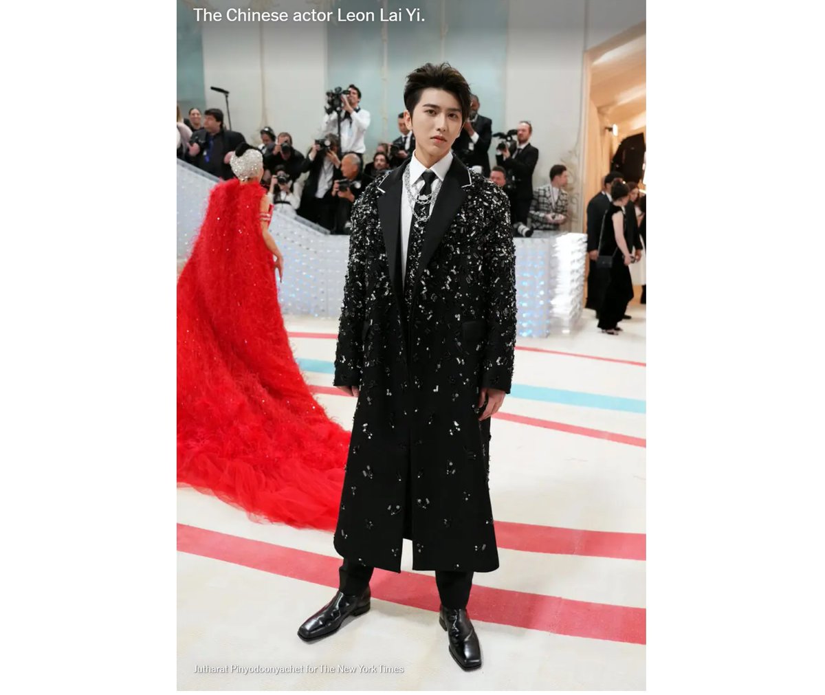 Amy Bui (@bae_ames) on Twitter photo How come I keep seeing Cai XuKun being misidentified as Leon Lai Yi on multiple #MetGala articles? Like is everyone referencing the wrong caption or what? I get <a href="/nytimes/">The New York Times</a> <a href="/BuzzFeed/">BuzzFeed</a> but <a href="/VogueHK/">Vogue Hong Kong</a> ??! Seriously do better👀
#CaiXukun #LeonLaiYi How come I keep seeing Cai XuKun being misidentified as Leon Lai Yi on multiple #MetGala articles? Like is everyone referencing the wrong caption or what? I get <a href="/nytimes/">The New York Times</a> <a href="/BuzzFeed/">BuzzFeed</a> but <a href="/VogueHK/">Vogue Hong Kong</a> ??! Seriously do better👀
#CaiXukun #LeonLaiYi