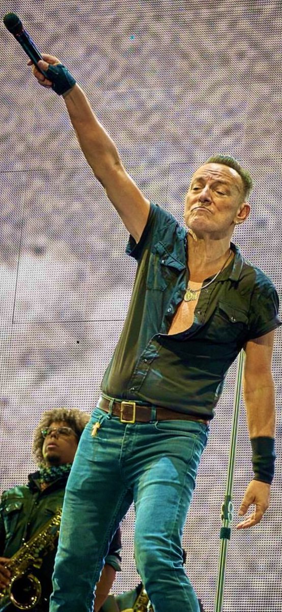 - 3 to Dublin.
“…I’ll be there on time and I’ll pay the cost
For wanting things that can only be found
In the darkness on the edge of town.”
❤️🎸🇺🇸🎷❤️
#RoadToDublin
#Buongiorno 
#2Maggio
#Springsteen 
#SpringsteenTour2023 
#IGotTheTickets
📸   Amartiro