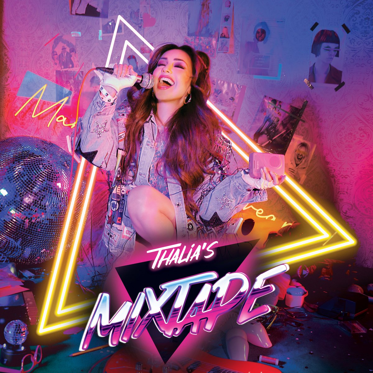 SonyMusicRD's tweet photo. Ariadna Thalía Sodi Miranda  mejor conocida como @thalia , es una cantante, actriz y empresaria mexicana.
#Thalia es nuestra #ArtistaDeLaSemana y  nos transporta en un viaje musical con el álbum 'THALIA'S MIXTAPE'  🎶💃🕺🏻 🪩 🎙️
https://t.co/SPqnuRs34B
#ThaliaMixTape #Thalia https://t.co/B5q9ITQJpE