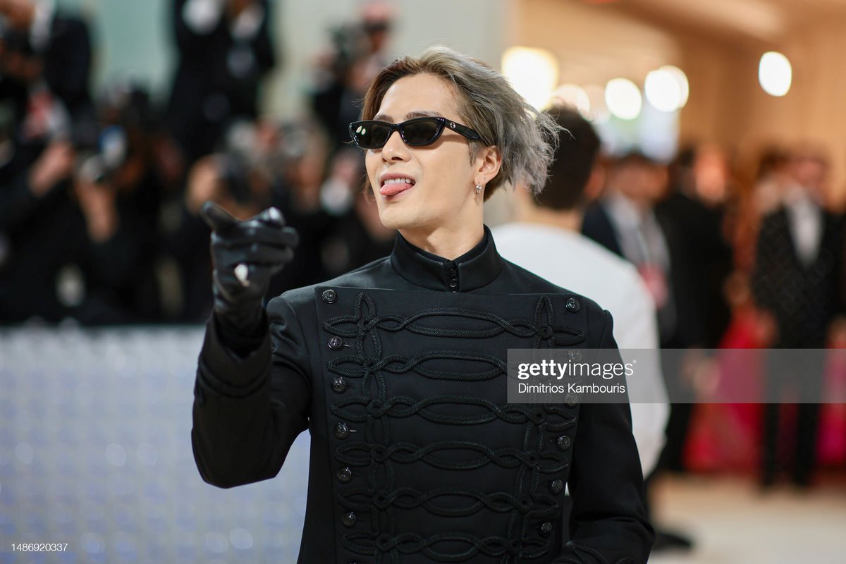 why he so WOW