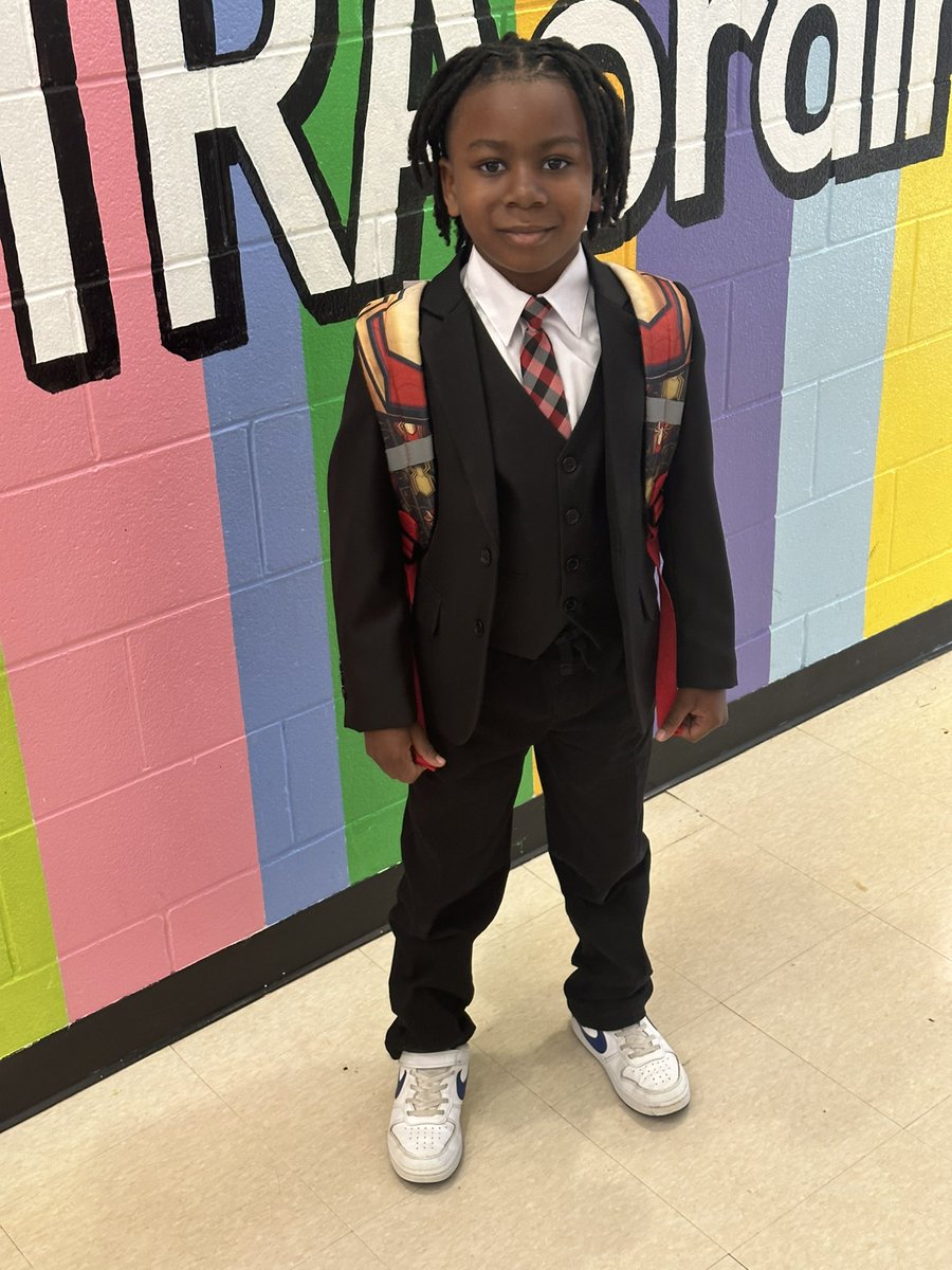 DMQUALLS's tweet photo. I get to be for them… what Mr. Robinson was to me!
Living the dream! 🙌🏾🎉🥳
Happy National PrinciPAL’s Day!
🦁Dress Like Your PrinciPAL Day -
Lider Lunes
#MonaviewMoments #MonaviewOnTheMap #gcsSTRONG #loveSCschools #TeachGCS #ProudPrinciPAL #TeacherAppreciationWeek2023 https://t.co/E0nIN2BO8q