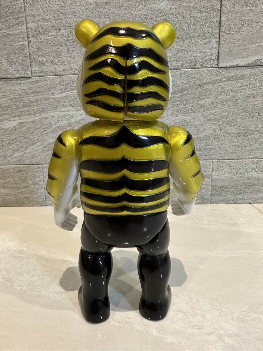 tomoya_dogs's tweet photo. ずっと欲しかったブタイガー🐯
まさかの好みのカラーが受注生産で本当にありがとうございます😆✨
カッコいいし、マスクの下の顔といー…
ゴールデンブタイガー最高かよ😆✨
#ブタイガー
#butiger
#アートジャンキー
#artjunkie
#ソフビ https://t.co/zThhHeqGL7