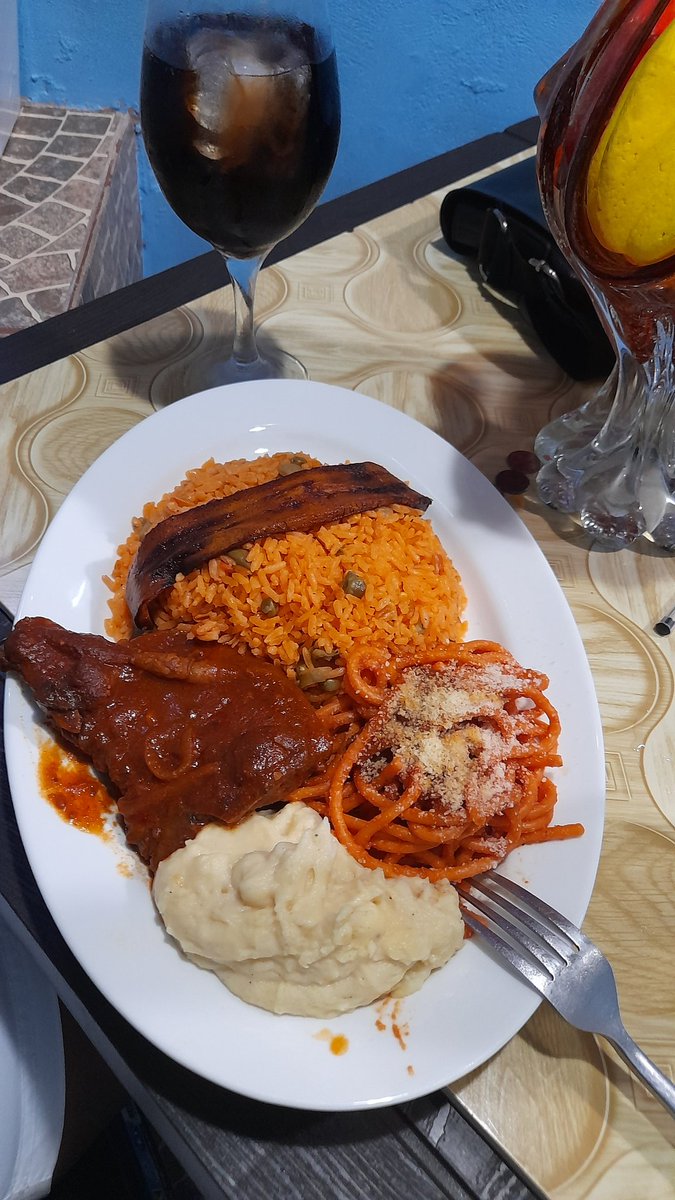 😍PUENTE DEL MUNDO🌏CORAZÓN ♥ DEL UNIVERSO ....MI DOMINGUERA AYA ARROZ AMARILLO🍚 CON VEGETALES 🌶🥕🌽🫑🧄🧅SPAGUETTIS EN SALSA DE HONGOS 🍄CON QUESSO 🧀PARMESANO CHULETA 🥩 GUISADA PURE DE PAPAS🥔 CON LECHE DE COCO 🥥 Y MIS TAJADAS 🤤🔥💃💋YO TENGO EL ANTIDOTO MI AMOR💋💋💋