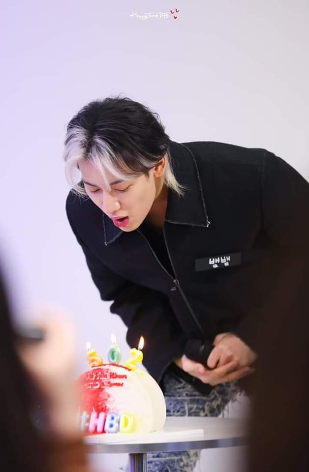 HAPPY BIRTHDAY BAMBAM 🎂🐍
นับตั้งแต่วันนี้  ขอให้เป็นแบมแบมในวัย26 ปี ที่แข็งแรงทั้งกายและใจนะคับ ได้ทำอะไรในสิ่งที่อยากทำ และสมหวังตามที่ตั้งใจทุกอย่าง ขอให้เจอแต่เรื่องดีๆเจอแต่คนดีๆ สิ่งแวดล้อมดีๆขอให้ความรักที่มีโอบอุ้มแบมแบมแบบนี้ตลอดไปรักนะคับคนเก่ง
#BamBamHBD_Area97