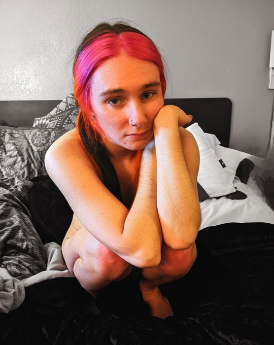 @GiggyyBearr https://t.co/PuwPg3owPS<a class="tags" href="/tag/giggyybearr">@giggyybearr</a><a href="/tag/babygirl"class="tags"><span>#babygirl</span></a><a href="/tag/daddyissues"class="tags"><span>#daddyissues</span></a><a href="/tag/pinkhair"class="tags"><span>#pinkhair</span></a><a href="/tag/barelylegal"class="tags"><span>#barelylegal</span></a>