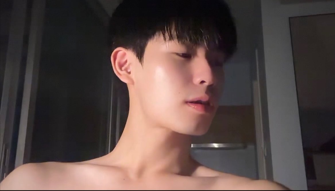natthewntp's tweet photo. 🖤⛓️ https://t.co/nqWlB9KI3x