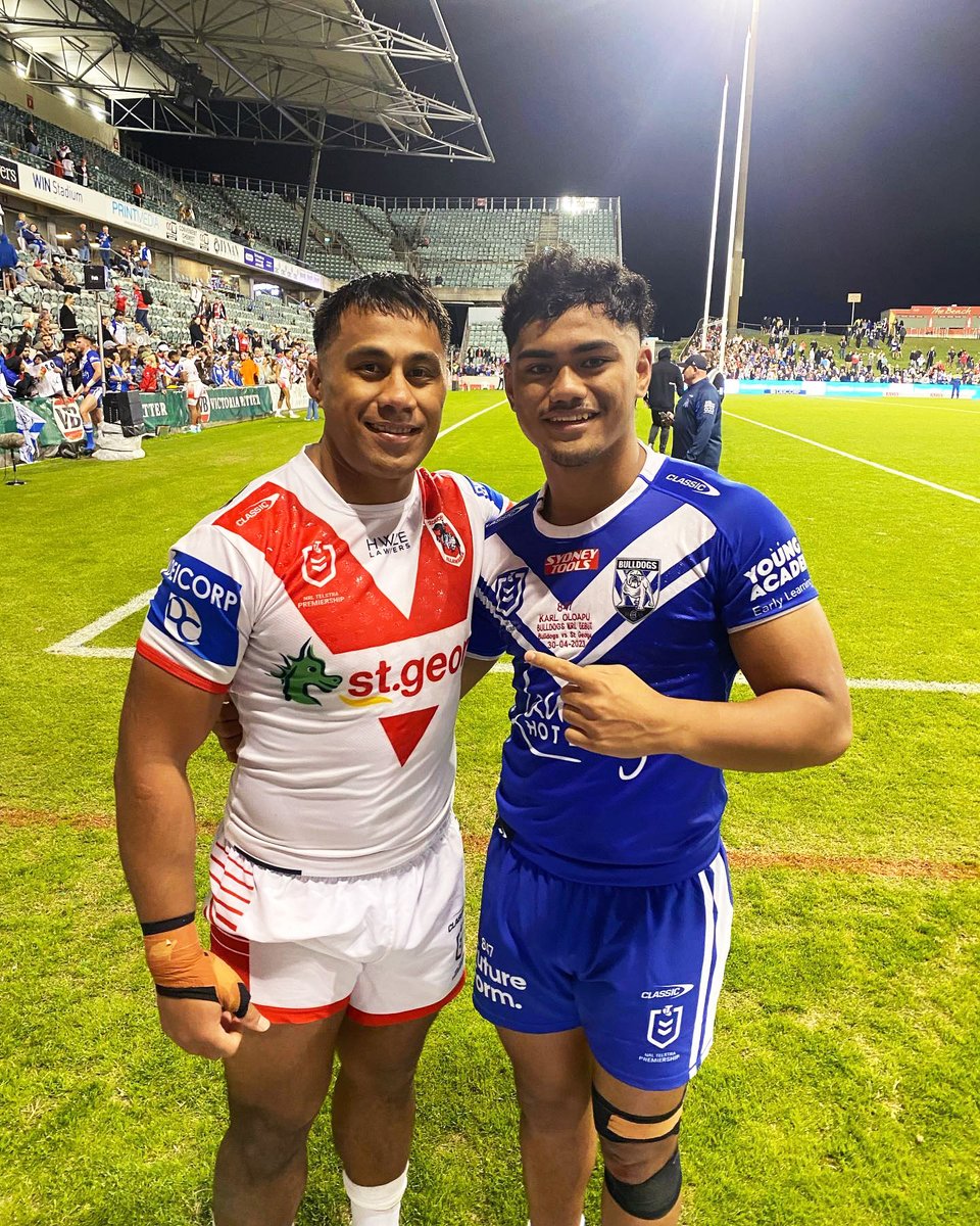 Over the weekend we saw 2022 graduate and Player of the Year, Karl Oloapu make his NRL debut for the Canterbury Bulldogs. Shoutout to Dragon's Michael Molo (Wavell Warrior #876 graduating 2014) for reaching out to Karl to congratulate him on his debut following the Bulldogs win.