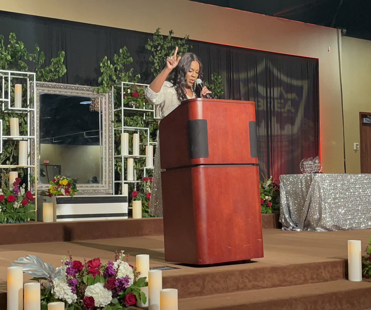 OWMediaCompany's tweet photo. Thank you to @JOINHBREA for the honor to be a part of the 2023 gala and celebration to introduce the Top 20 Black Real Estate Professionals! 🙌🏾🏠🏆

#HBREA #ObsessedWithMedia #TheCommunicationCoach https://t.co/n1BILfJkKg