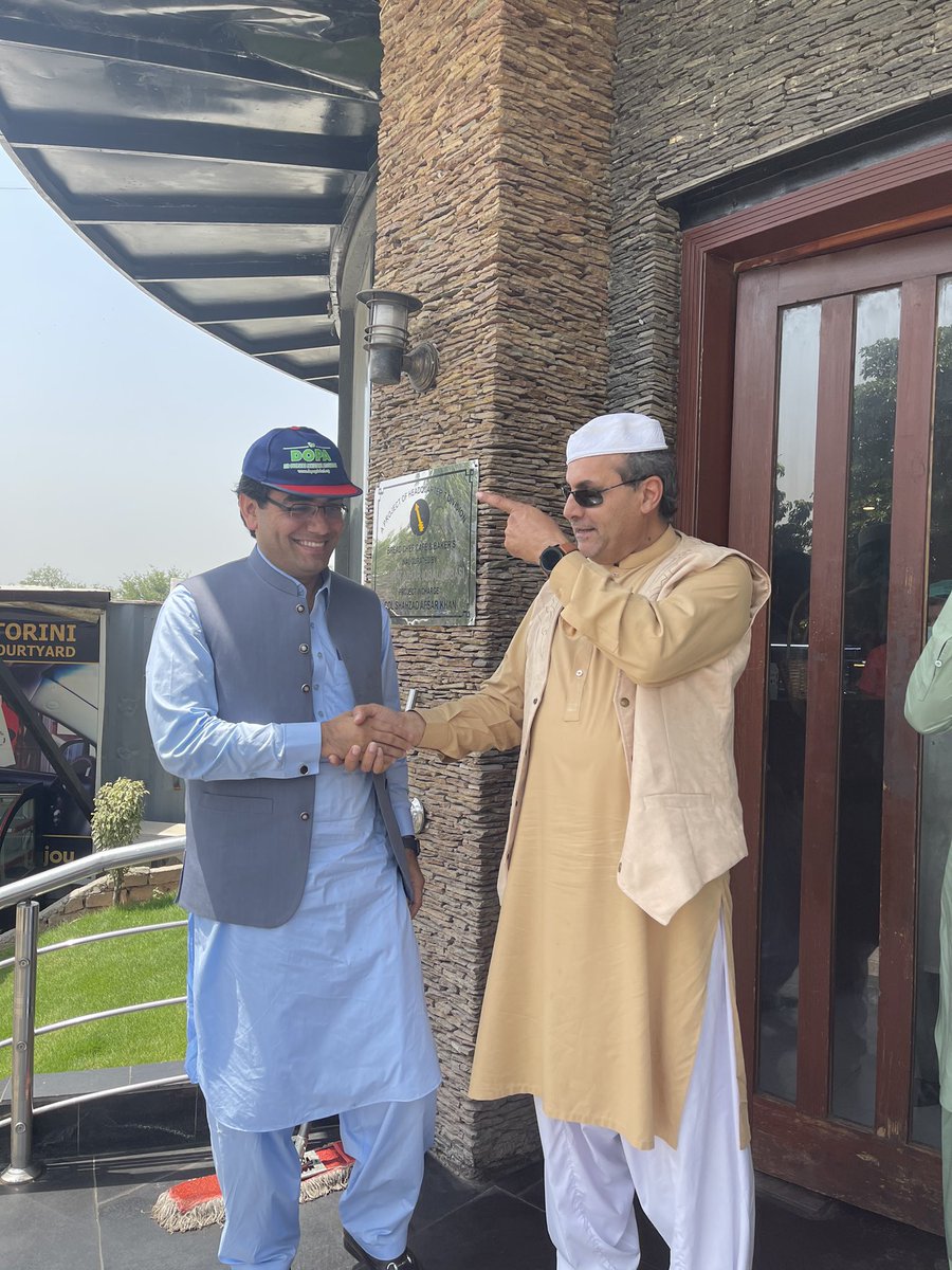 rahimshahUSA's tweet photo. A symbol of Honour &amp; Respect.
2nd May,

#DirCaps #ExploreDir #ديروجۍ_ټوپۍ #culture #caps #News #Dir #tradition https://t.co/S9anq2xe0o