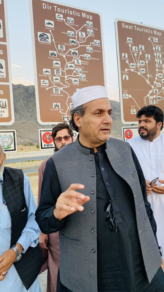 rahimshahUSA's tweet photo. Please join us in celebrating #dircapday A symbol of Honour &amp; Respect.
2nd May,

#DirCaps #ExploreDir #ديروجۍ_ټوپۍ #culture #caps #News #Dir #tradition https://t.co/OBiyH1ppVx