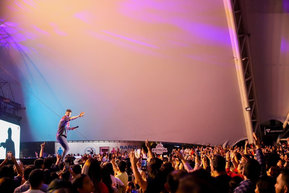 ManoloReyes144's tweet photo. Gran concierto de Melendi disfrutamos esta noche en el Foro de las Estrellas de la Feria Nacional de San Marcos. 🌟 

#FNSM2023 @FNSM_Oficial @TereJimenezE @GobAgs #Aguascalientes https://t.co/OFTMBdBjKq