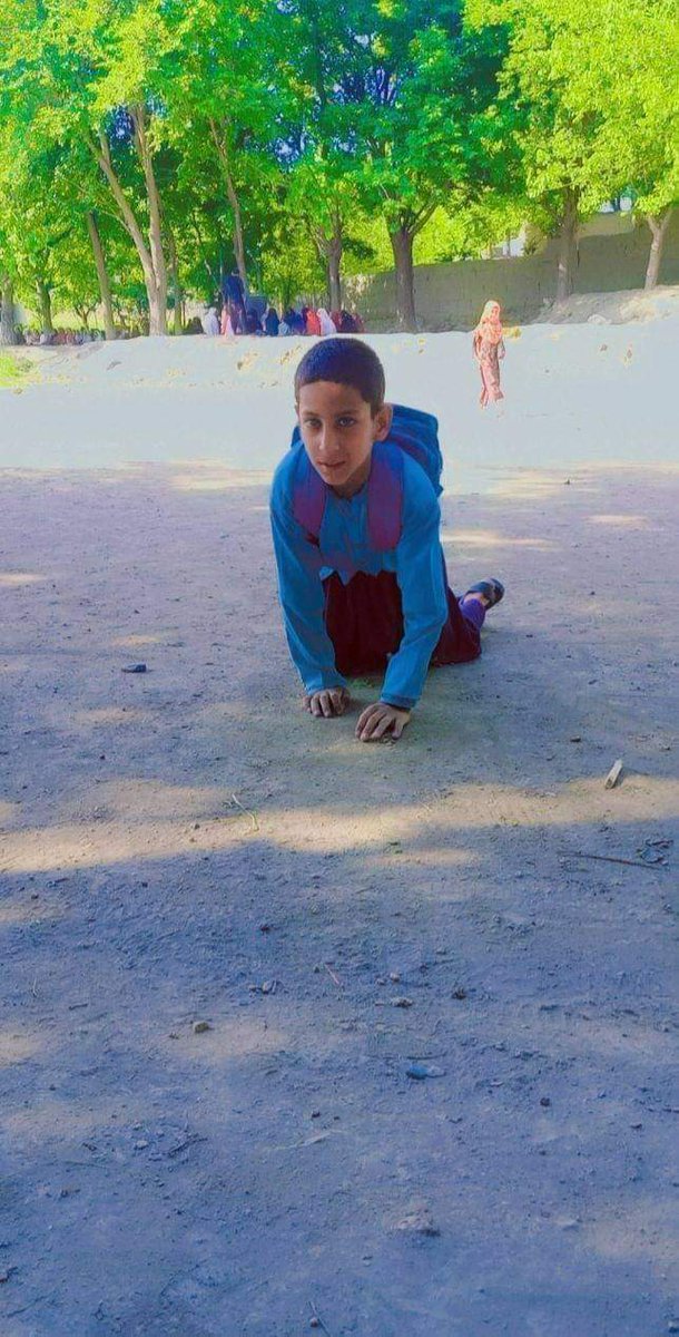 usmansarger's tweet photo. نه ماتېدونکی ملت
له زدکړې سره مینه.
دا‌کوچنی د خوګياڼو د حکيم اباد سيمې اوسېدونکی دی چې په معلولو پښو ځان تر ښوونځي رسوي تر څو خپله آينده روښانه کړي.

یو یو زړه خو يې حق کېږي❤ https://t.co/t83HdVvPZh
