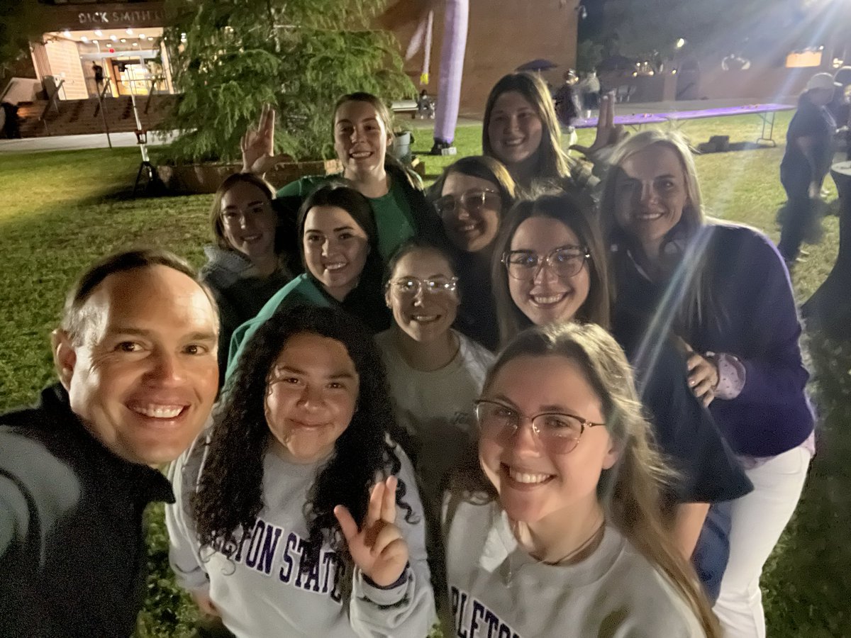 TarletonPrez's tweet photo. Midnight student break with our Texans. The perfect way to cap off another great academic year. “It’s Da FINAL Countdown,” Brother BomB$hell. 💜#BleedPurple #MidnightBreak https://t.co/UgXkGBYj1w