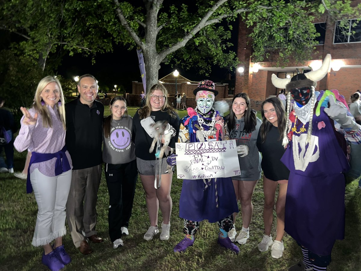 TarletonPrez's tweet photo. Midnight student break with our Texans. The perfect way to cap off another great academic year. “It’s Da FINAL Countdown,” Brother BomB$hell. 💜#BleedPurple #MidnightBreak https://t.co/UgXkGBYj1w