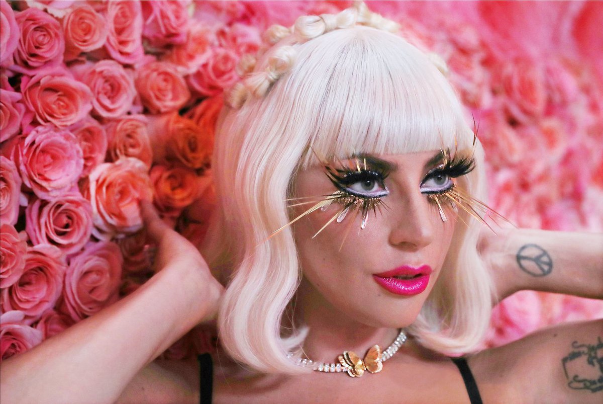 gagadaily's tweet photo. Lady Gaga is on the front page of Harper’s Bazaar, ELLE , and Cosmopolitan after she skipped this year’s #MetGala https://t.co/MZzC6Q0P6t