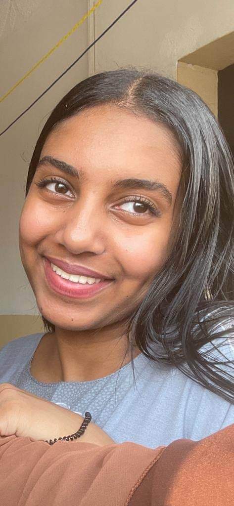 LiveDjib's tweet photo. Voici la correction de votre texte :

Avis de recherche pour tenter de retrouver Sagal Aboubaker Ahmed, une jeune femme djiboutienne de nationalité norvégienne, disparue depuis 48 heures. Elle se rendait à l'ambassade des États-Unis à Djibouti et sa famille n'a plus de nouvelles d'elle.

Sagal Aboubaker Ahmed parle anglais et mesure 1m70. Elle portait un niqab et une abaya noirs au moment de sa disparition.

Toutes les personnes susceptibles d'apporter des informations sur cette disparition sont invitées à prendre contact aux numéros suivants : 77536984 / 77814057.

#Djibouti