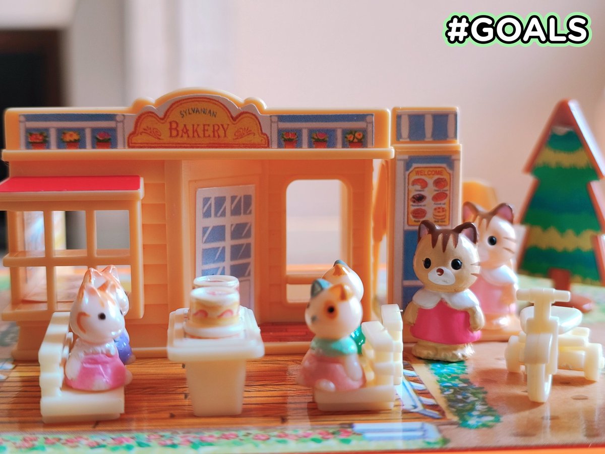 schrei_und_tod's tweet photo. Let's eat cake 🍰
#cute #かわいい #cutenessOVERLOAD #シルバニアファミリー #シマネコ #シルバニアの赤ちゃん
#calicocritters #SylvanianFamilies #BabySylvanian #TheShimmerettes #TheShimmerettinis #PocketHouse https://t.co/T5qJwuoxTb