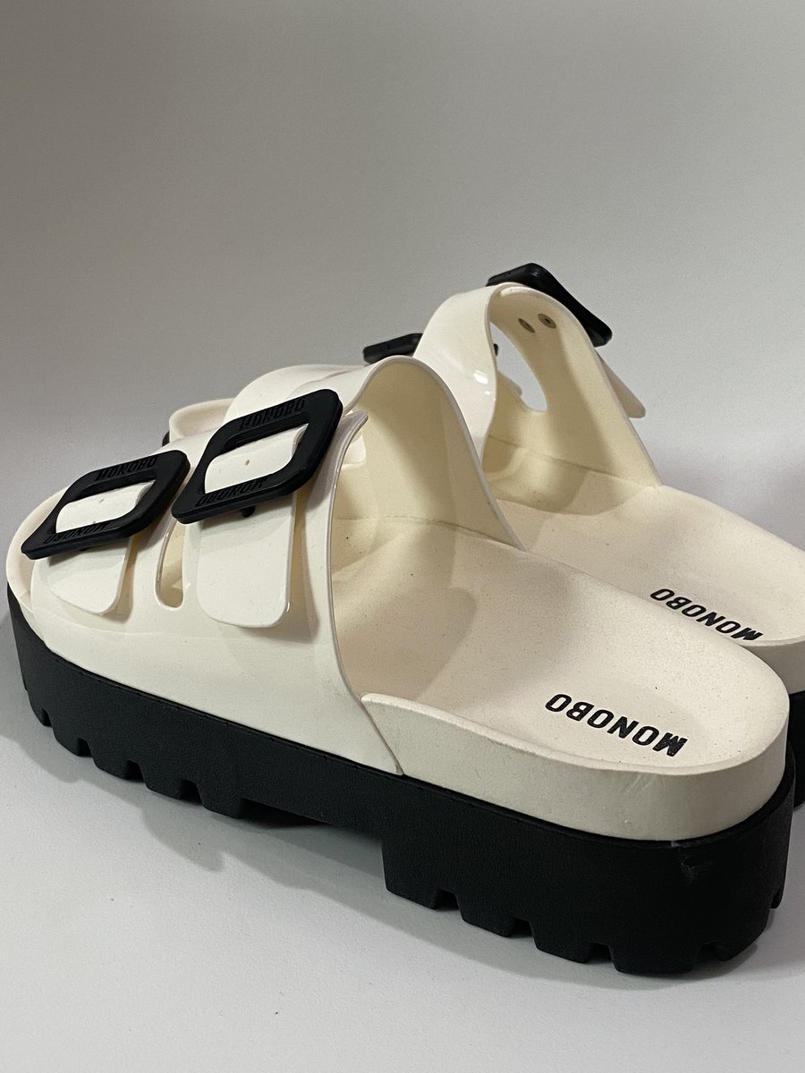 สั่งรองเท้า monobo รุ่นนี้มา น้องคู่ละสามร้อยกว่าบาท ราคาน่าคบหาสุดๆ คุณภาพดีเลยนะ ของจริงน่ารักเกินไปมากเธอ 🥹🫰🏻🤍