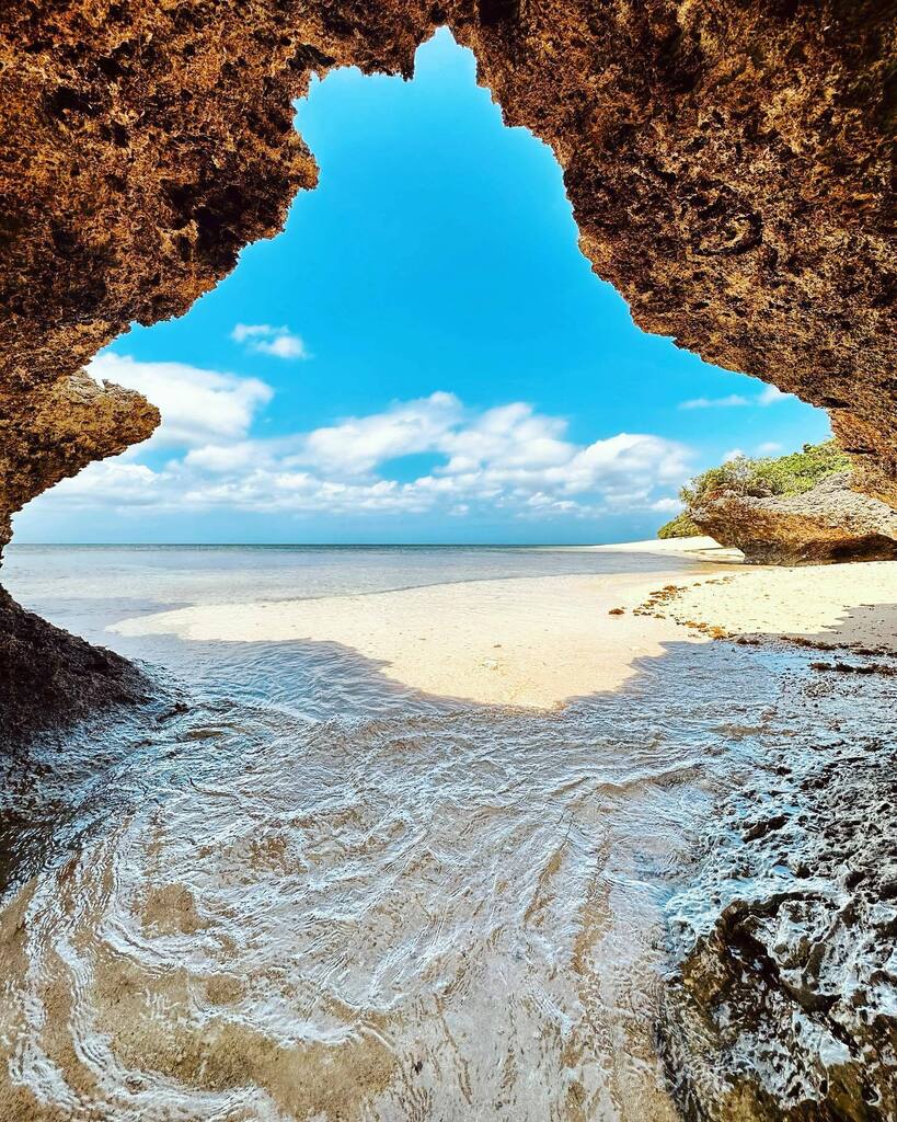 HazzyWild's tweet photo. 穴場。
オススメ！

#石垣島 #離島 #八重山 #海 #ビーチ #風景 #写真 #景色 #sea #最高 #beautiful #pic https://t.co/XlHFLwfLiH