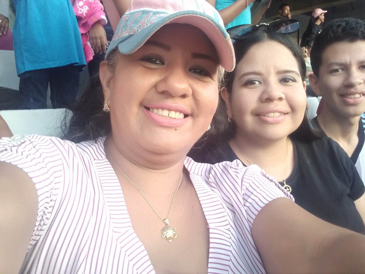 andreinapalmare's tweet photo. ¡DIOS AMA VENEZUELA! 📷📷 Toda la gloria para Dios... "Festival de la Familia" #CiudadGuayana #CTEcachamay ❤️🎶🇻🇪👏 https://t.co/EpSkP0aO97