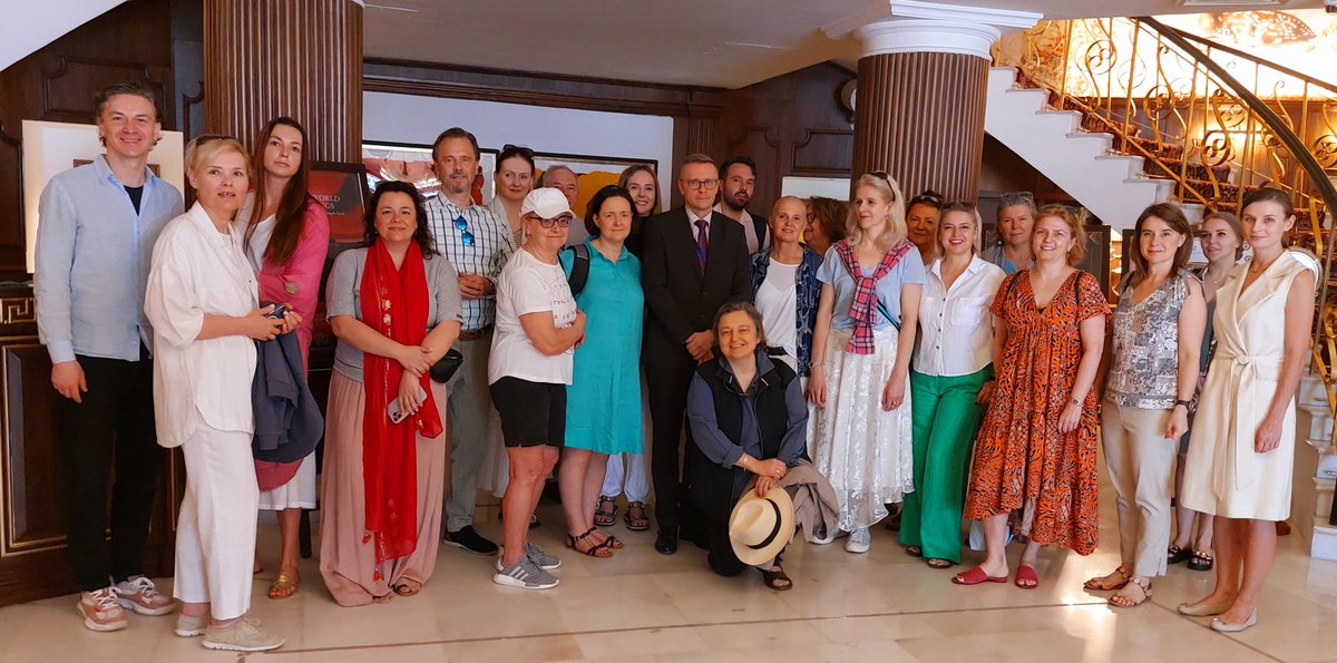 1/ 🇵🇱 high-level business delegation came to explore business opportunities in 🇮🇳 and 🇧🇹. Big thanks to dr. <a href="/M_Bonikowska/">@MBonikowska</a> from <a href="/CIR_CSM/">CIR (CSM) Poland</a> for the initiative!
