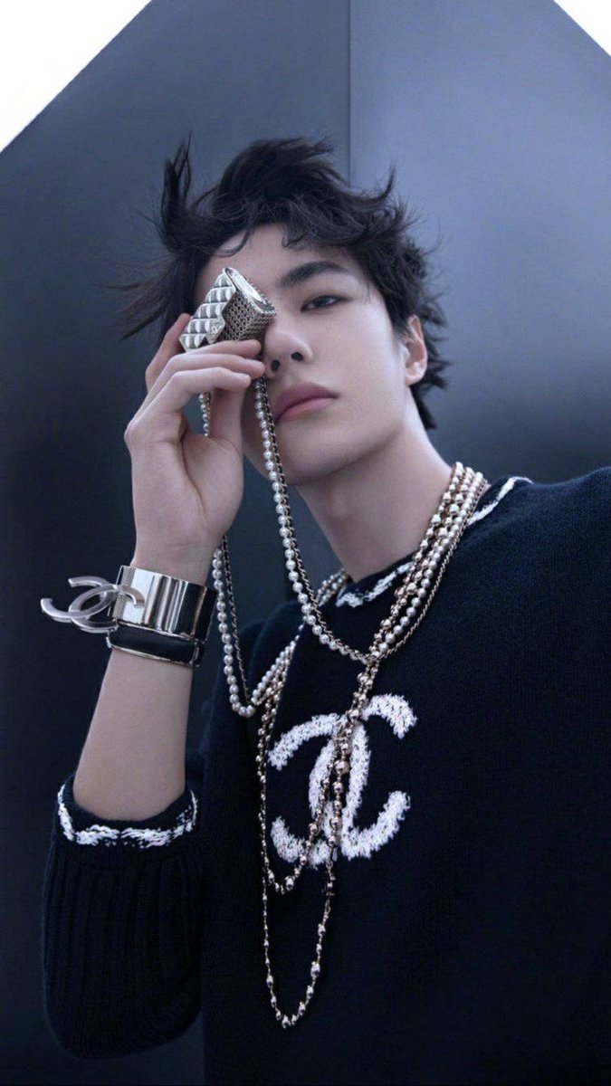 Now that met gala is over i cant wait to see #GDRAGON on Chanel Cruise show!  GD and #WANGYIBO better be there!!!!!!!