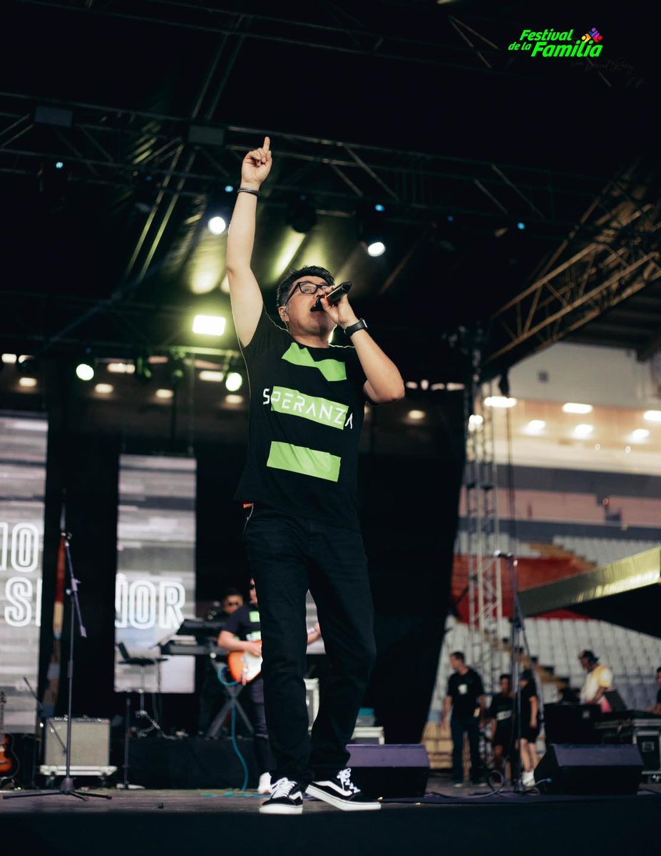 andreinapalmare's tweet photo. ¡DIOS AMA VENEZUELA! 📷📷 Toda la gloria para Dios... "Festival de la Familia" #CiudadGuayana #CTEcachamay ❤️🎶🇻🇪👏 https://t.co/EpSkP0aO97