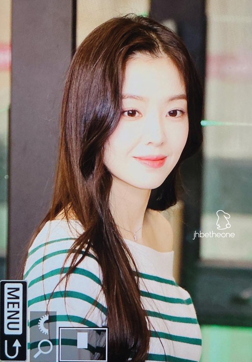 jhbetheone's tweet photo. Irene preview 1 @ 20230502 Gimpo Airport 

#아이린 #IRENE
#Redvelvet https://t.co/lfwa0aVzHB