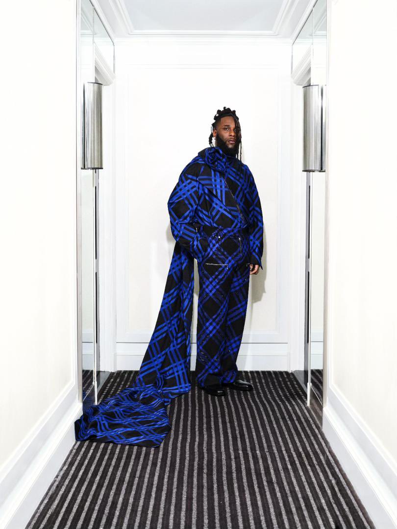 yabaleftonline's tweet photo. Burna boy at the Met gala https://t.co/kim7vgVrUD