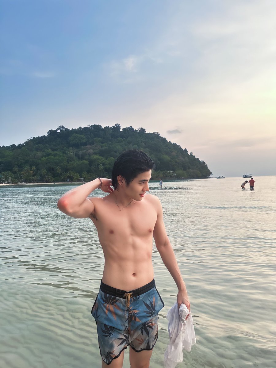 PpiyawatT's tweet photo. 🌊🤍 #tppiyawat https://t.co/uOV5A7ILAy