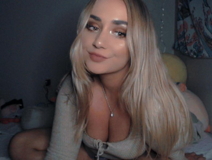 Getting online in a few min!! https://t.co/BOC0HU9ult https://t.co/pF4WTPs4S0