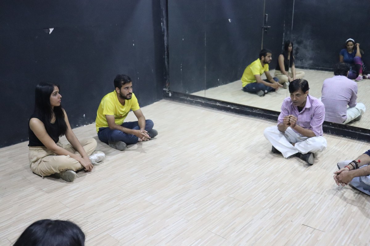 SmartKiller_'s tweet photo. Upcoming Bollywood Theatre Hindi Movie "SMART KILLER"-:
Our Movie Romantic Song Shooting #BTS  🤩🎬 &amp; reheasal also with important person Shravan Thakur - Brilliant Choreographer 
 #Upcoming #theatre  #smartkiller   #actresses   #actors  #Romantic #romanticsongs  #couplesgoals https://t.co/rVOtCpeS5R