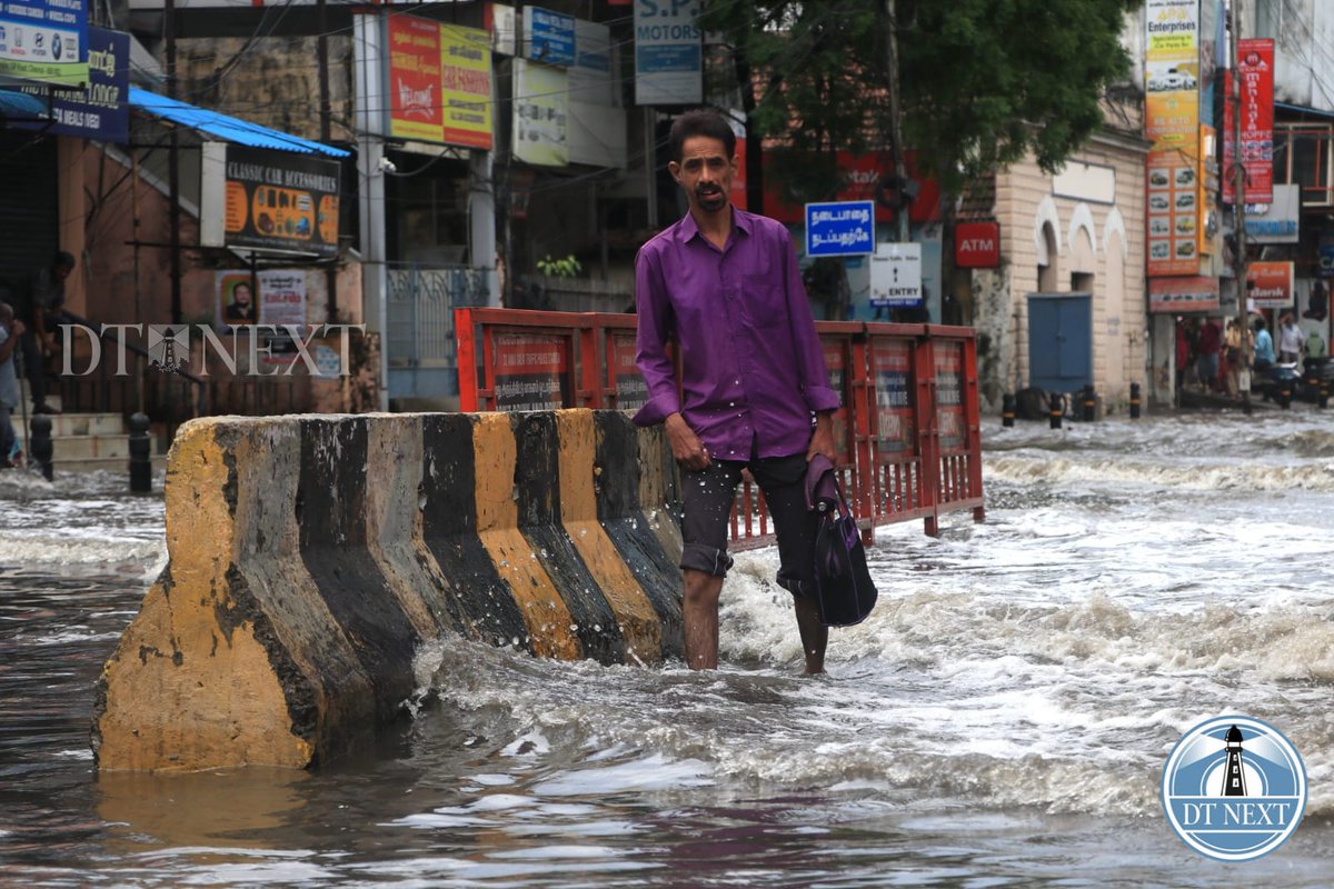 dt_next's tweet photo. #ChennaiRains: GP Road, Chennai blocked due to water stagnation.
📸 @_Hemanathan_
NOTE: Thread (1/2)
#RainWater #WaterStagnation #chennairainupdate #rains #rainnews #chennainews #chennaiupdates #Chennai #GPRoad https://t.co/Cb7A1CNjAY
