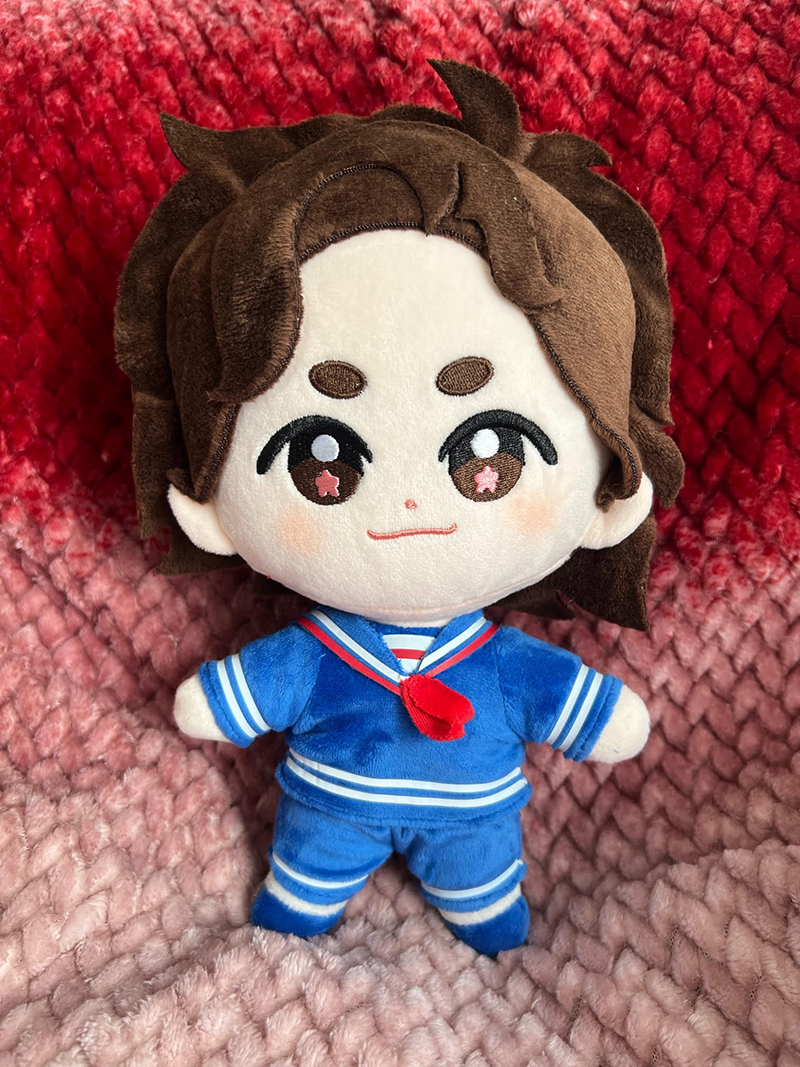 mouyashi's tweet photo. More photos of Steve now w/ Eddie from the client that commissioned him! We're currently at 18 orders now :D

funding deadline is May 24th, any customers that order will get refunded if he doesn't reach the order goal of 50~ Shop link in bio. https://t.co/GXUDiQqHAw