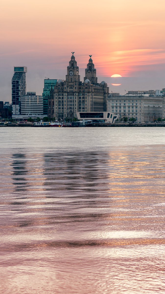 Good morning. Sun making a brief appearance over the iconic #Liverpool waterfront.