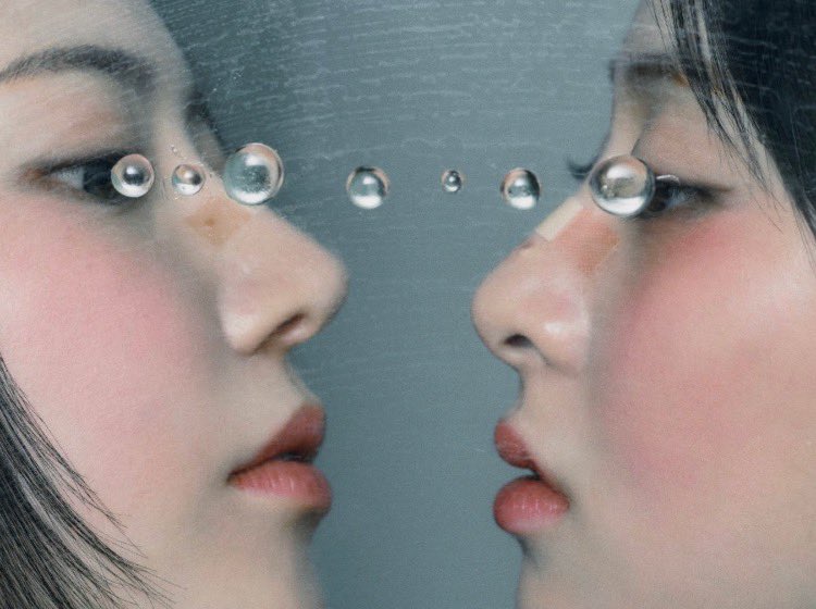 血まみれのバラ (2023)