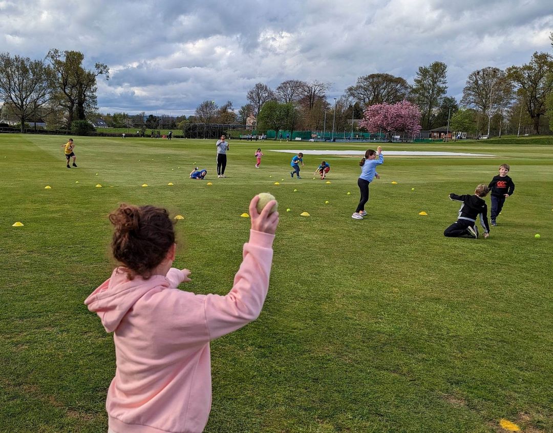 DumfriesCricket's tweet photo. 🤩 Stars in the Pink last night at Monday Juniors🤾‍♀️
🌸 And the #Nunholm cherry trees too😊
#DumfriesSportsClub #DumfriesStars #ActiveEveryday #ChooseCricket https://t.co/sOyThIgMEu