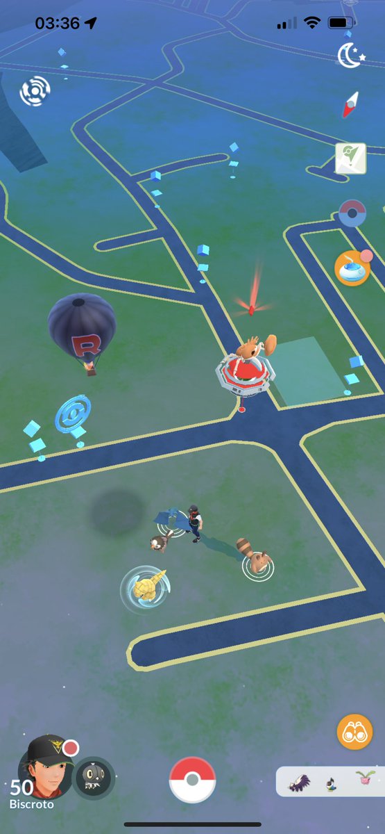Biscroto's tweet photo. @NianticHelp please fix the game, it's crashing constantly, when I'm at home it won't on WiFi or 5G, game crash when I'm giving gifts and even when I try to change names on Pokemon's, the loading logo on the top left side of the screen keep spinning and the o can't do anything https://t.co/xBKUndx5qt