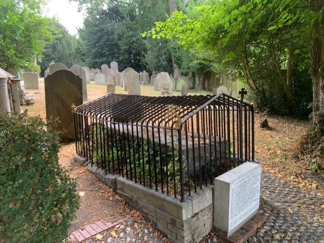 Knowledgepoint's tweet photo. The churchyard of St Mary’s Church,  Harrow on the Hill, with views of the countryside, is where young Byron would sit on this grave after school and compose poems. Visitors attracted to the tomb would chip away at it, therefore a cage was added. https://t.co/HDPbKPiBdQ