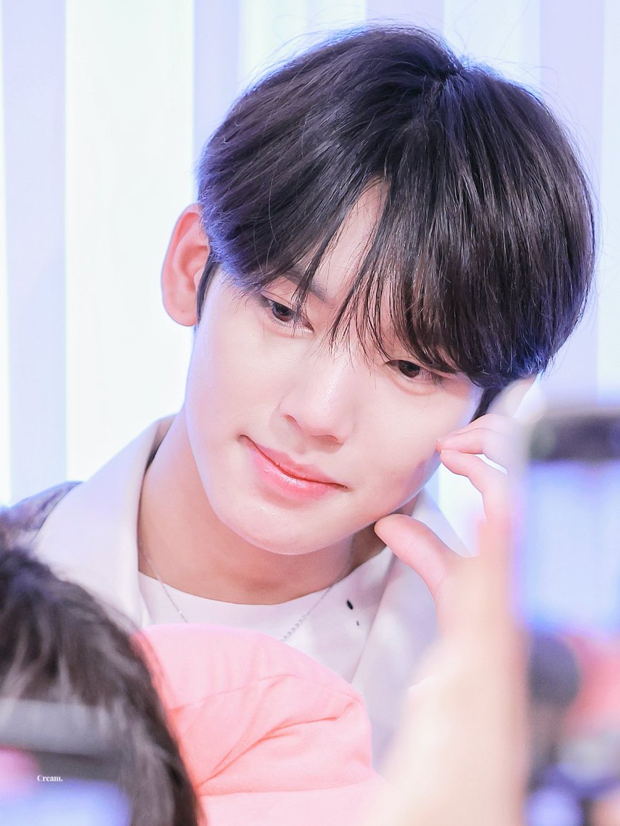 Cr_0320m's tweet photo. 𝟮𝟬𝟮𝟯/𝟬𝟰𝟬𝟭 

미모푹발..🥲

#한유진 #HANYUJIN #ハンユジン #韓維辰 #ZEROBASEONE #ZB1
#제로베이스원 https://t.co/qR1tDY5POc