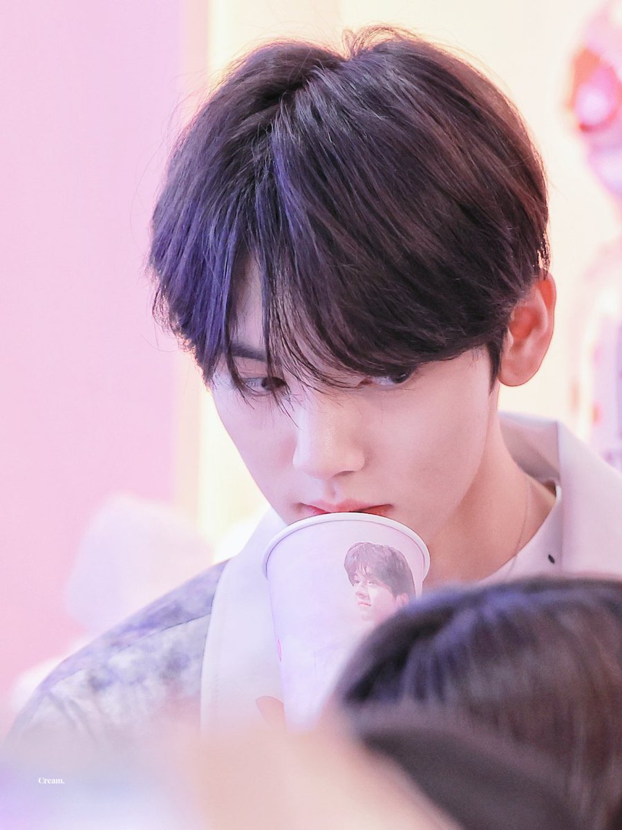 Cr_0320m's tweet photo. 𝟮𝟬𝟮𝟯/𝟬𝟰𝟬𝟭 

미모푹발..🥲

#한유진 #HANYUJIN #ハンユジン #韓維辰 #ZEROBASEONE #ZB1
#제로베이스원 https://t.co/qR1tDY5POc