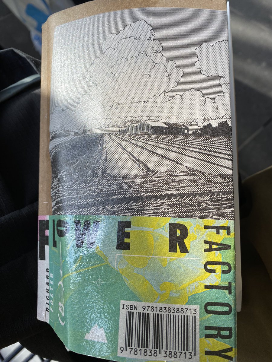 FAACHS_'s tweet photo. Net mijn verse kan thee eroverheen gemorst 🥹 maar ik lees het boek graag op weg en terug naar huis in de trein. En het is volgens mij van tulpenpapier gemaakt (de kaft) klopt dat? @incendiarymag #flowerfactory https://t.co/xnlVJCuEEI
